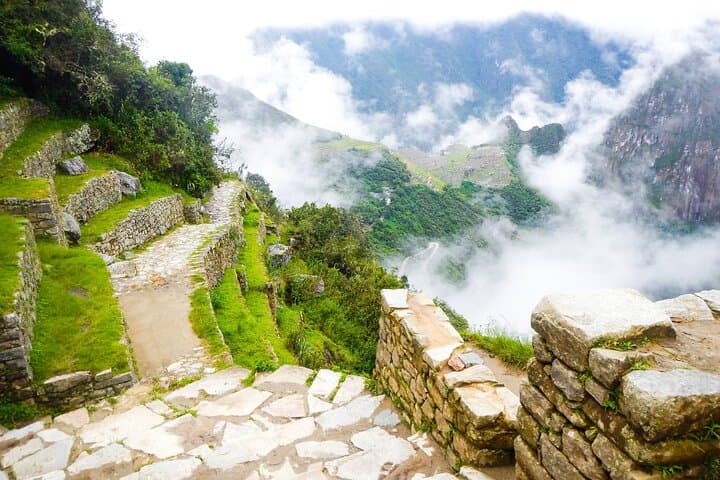 1-Day Inca Trail to Machu Picchu: 9 km Hike from Cusco photo 4