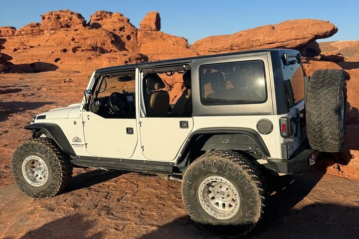 Warner Valley Dinosaur Track 4x4 Jeep Tour from St. George photo 5