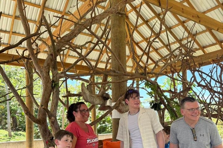 Private Island Daypass at Brady's Cay: Beach, Snorkel & Wildlife on Roatán photo 4