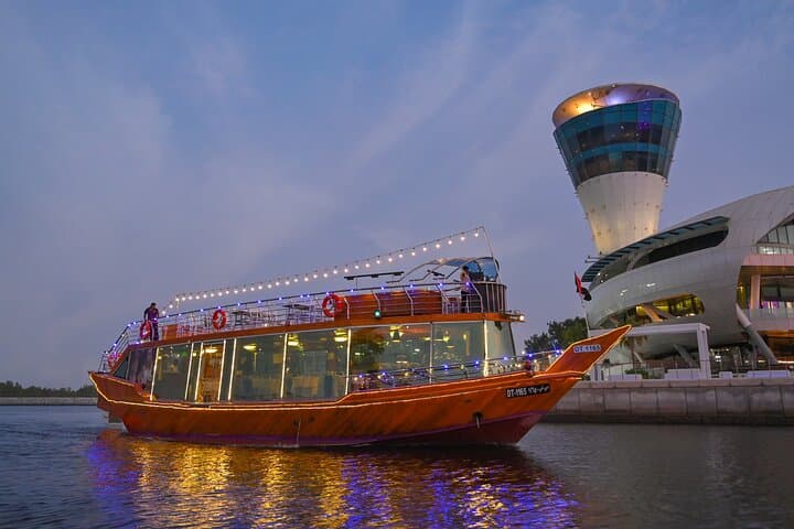 Private Abu Dhabi City Tour and Royal Dhow Dinner Cruise