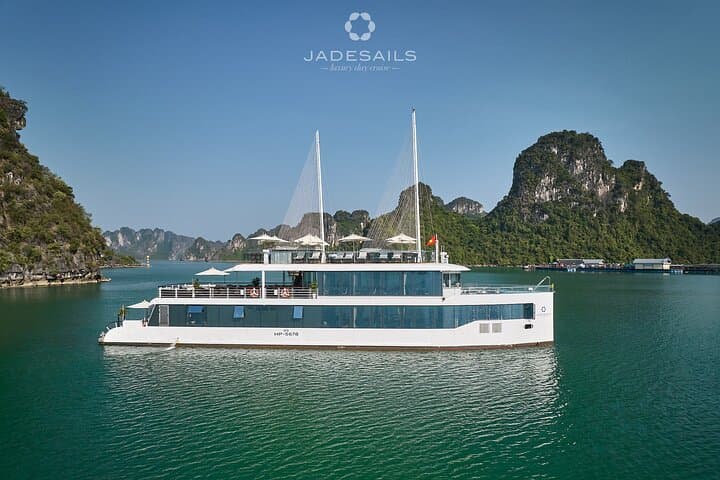 Jade Sails Luxury Day Cruise in Lan Ha Bay from Hanoi — Buffet, Kayak & Jacuzzi