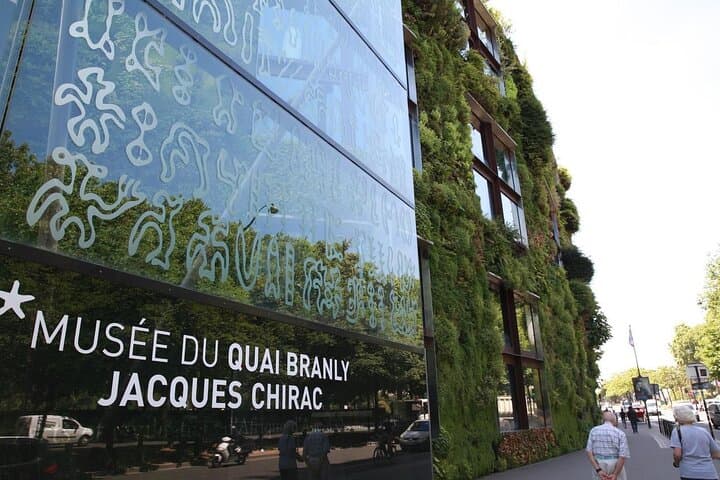 Skip-the-Line Ticket: Musee du Quai Branly Jacques Chirac — Indigenous Arts & Rooftop Eiffel Views photo 2