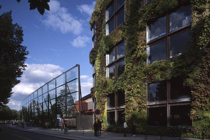 Skip-the-Line Ticket: Musee du Quai Branly Jacques Chirac — Indigenous Arts & Rooftop Eiffel Views photo 3