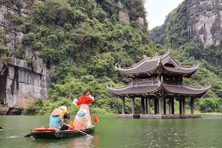 bai-dinh-trang-an-mua-cave-day-tour-from-hanoi