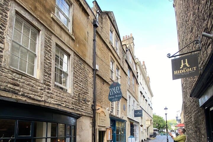 Bath Self-Guided Family Tour for Kids — Abbey to Royal Crescent with Interactive Challenges photo 3
