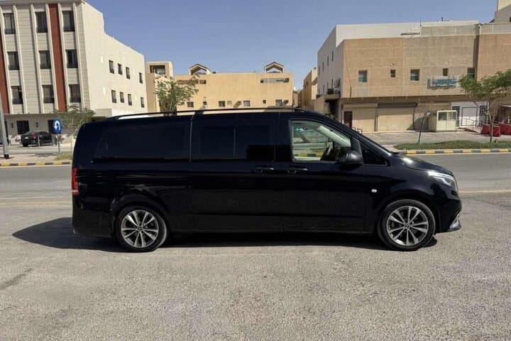Private Diriyah Evening Tour: VIP Transport, At-Turaif & Traditional Dinner photo 2