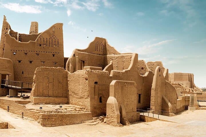 Private Diriyah Evening Tour: VIP Transport, At-Turaif & Traditional Dinner