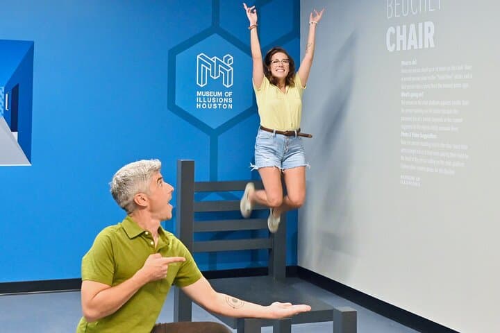 Explore Illusions at Museum of Illusions Houston — Interactive Exhibits & Photo Ops