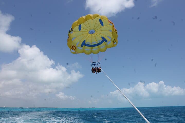 Cancun Speed Boat, Parasailing & Playa Delfines Beach Tour photo 4