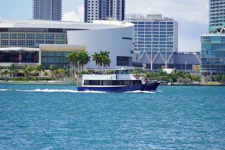 Private 2-Hour Miami Yacht Rental: Biscayne Bay Skyline Cruise photo 5