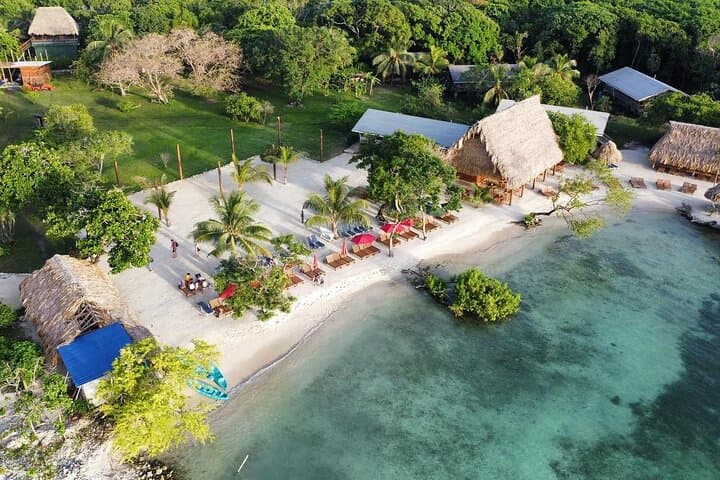 Roatan Wildlife and Private Cay Day: Sloths, Monkeys & White‑Sand Beaches photo 6