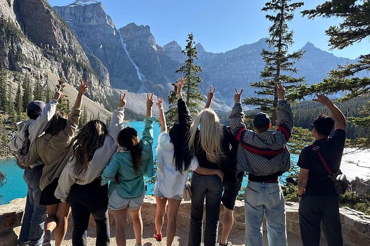 Calgary to Lake Louise & Banff: Scenic Private Transfer with Moraine Lake Access photo 3