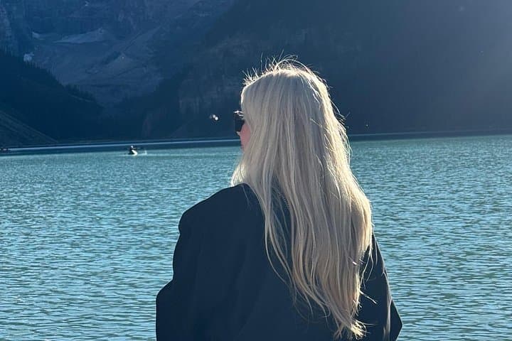 Calgary to Lake Louise & Banff: Scenic Private Transfer with Moraine Lake Access photo 4