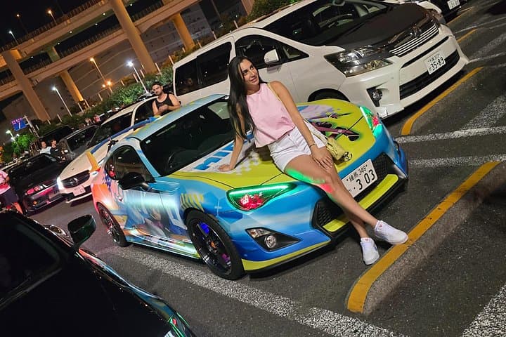 Luxury Van Ride to Daikoku Car Meet: Tokyo Night Skyline & JDM Showcase photo 4