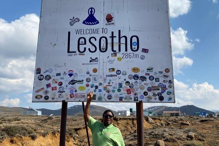 4-Day Johannesburg to Sani Pass: Eswatini & Lesotho Cultural and 4x4 Mountain Tour photo 2
