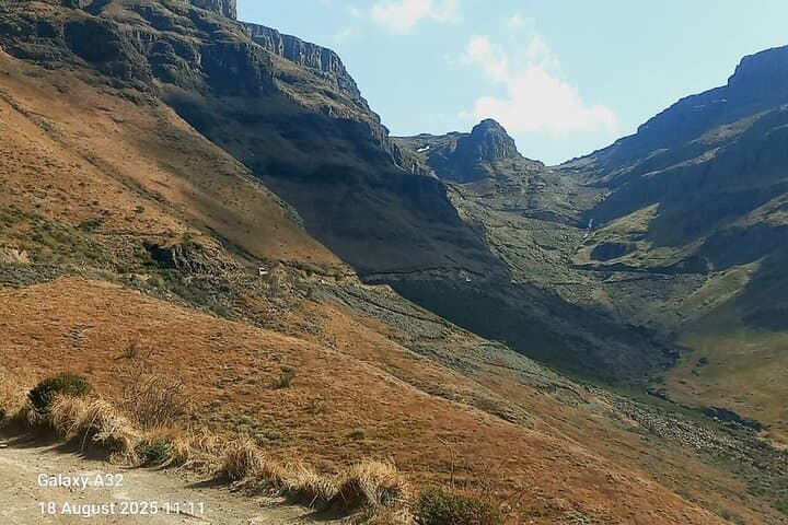 4-Day Johannesburg to Sani Pass: Eswatini & Lesotho Cultural and 4x4 Mountain Tour photo 3