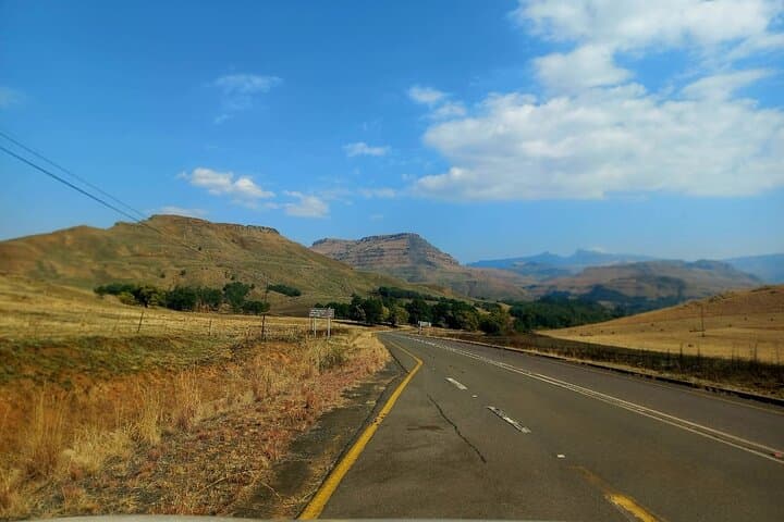 4-Day Johannesburg to Sani Pass: Eswatini & Lesotho Cultural and 4x4 Mountain Tour photo 4