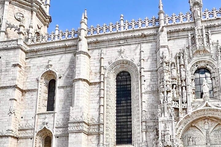 Belém Walking Tour with Guide Annie & Dog Lilly — Jerónimos, Belém Tower & Pastéis de Belém photo 2