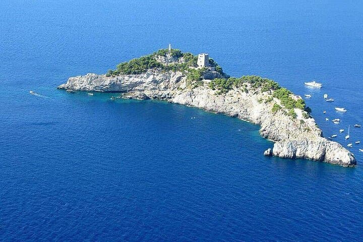 Secret Bays & Li Galli VIP Shared Yacht Cruise from Sorrento photo 4
