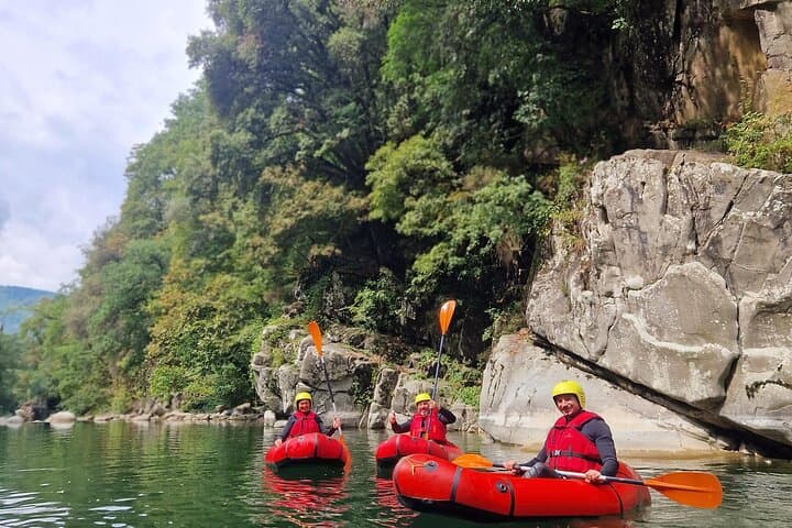 Paddling the Lima: Half-Day Summer Kayak on Tuscany's Creek photo 3