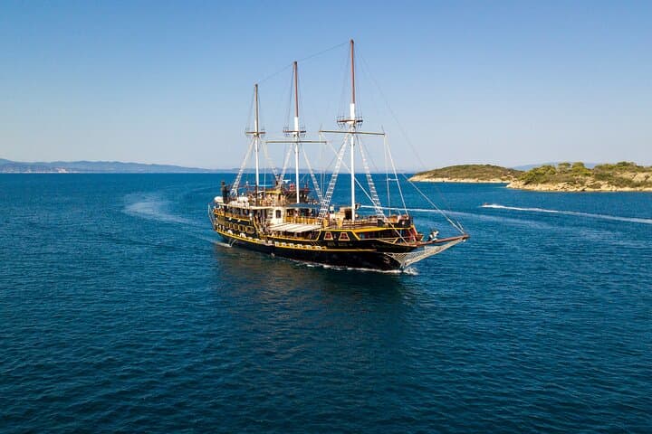 Blue Lagoon Cruise to Diaporos Island — Day Trip from Thessaloniki