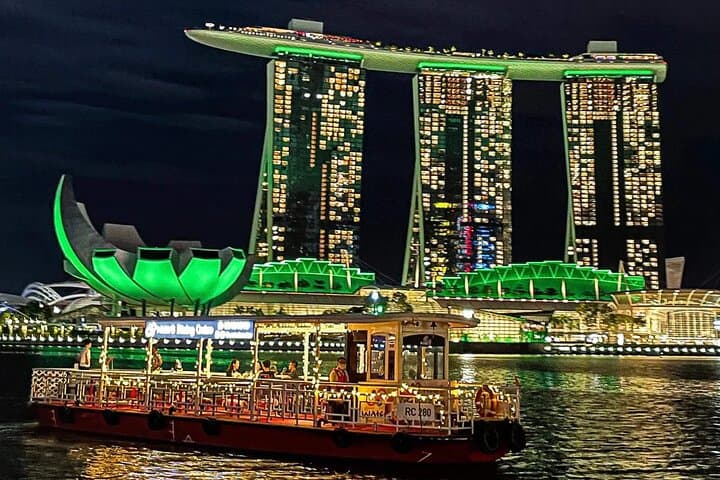 Singapore River Cruise: 40-Minute Sightseeing Tour from Clarke Quay