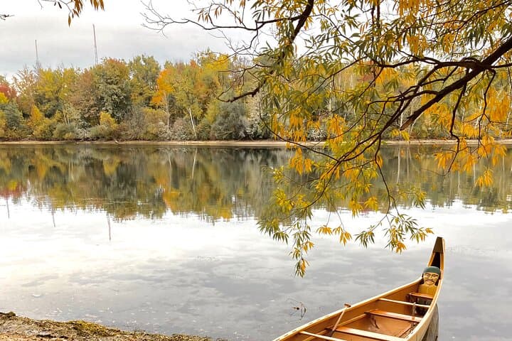 Fall Colours Canoe Tour on Toronto Islands: Paddle Lagoons & City Skyline
