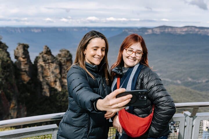 Blue Mountains Day Trip from Sydney: Wildlife Park, Waterfalls & Three Sisters