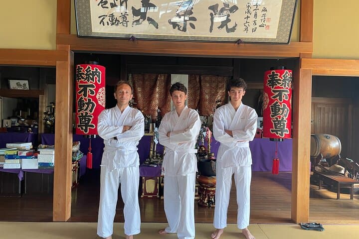 Takigyo Waterfall Meditation near Odawara: Traditional Japanese Waterfall Training Experience photo 2