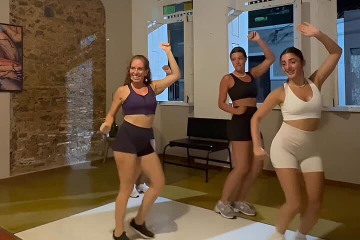 Beginner Samba Classes in Itacaré: Learn Samba Rhythm in Bahia photo 2
