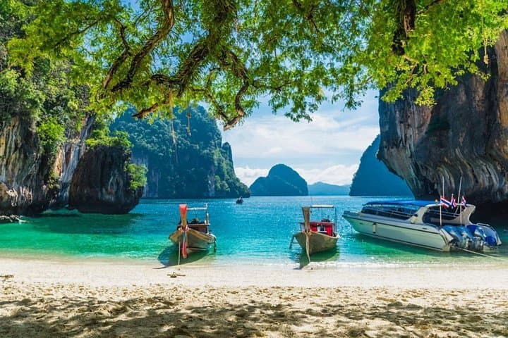 Private Speedboat to Hong Islands from Krabi: Snorkel, Kayak & Beach Day photo 1