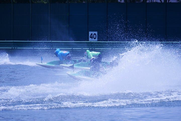 Amagasaki Boat Race & Retro Izakaya Experience Near Osaka photo 4