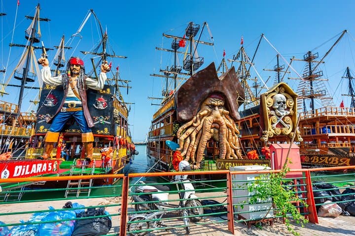 Alanya Pirate Boat Cruise: Unlimited Drinks, Lunch & Mediterranean Cove Stops