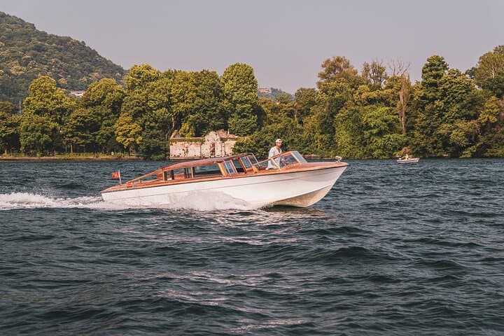 Private Wooden Venetian Taxi Boat Tour on Lake Como (1–4 hrs) photo 1