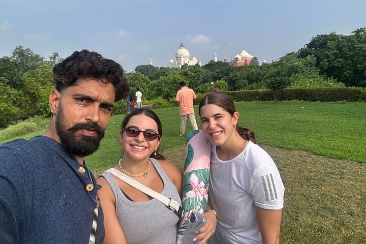 Sunrise Yoga in Agra: Morning Practice Near the Taj photo 4