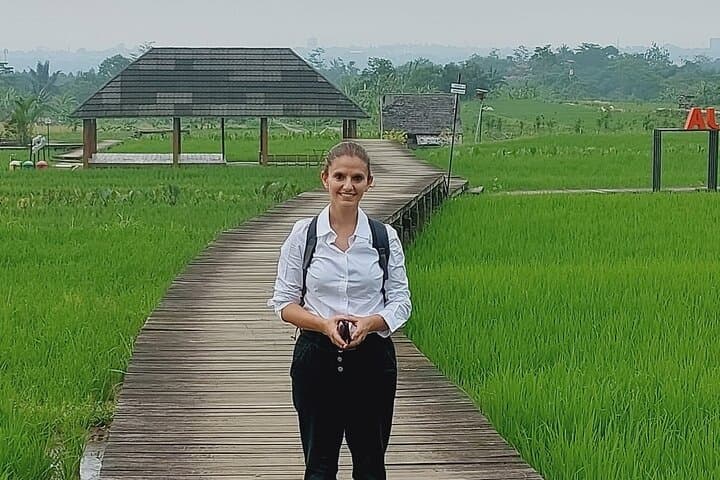 Full-Day Bogor Botanical Garden, Rice Fields & Nangka Waterfall Tour from Jakarta