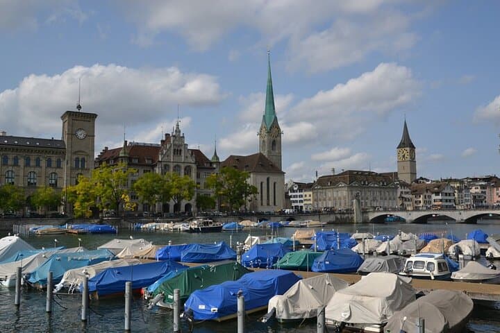 Zurich Chocolate Tasting & Lake Zurich Cruise: Old Town Walking Tour photo 4