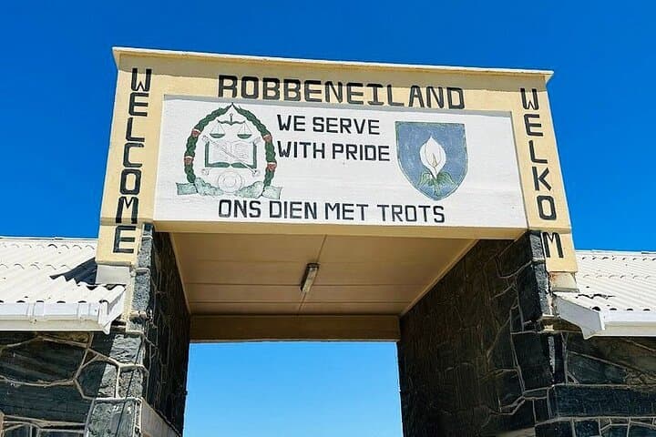 Full-Day Robben Island, Table Mountain & Cape Town City Tour: History, Peaks & Panoramic Views photo 3