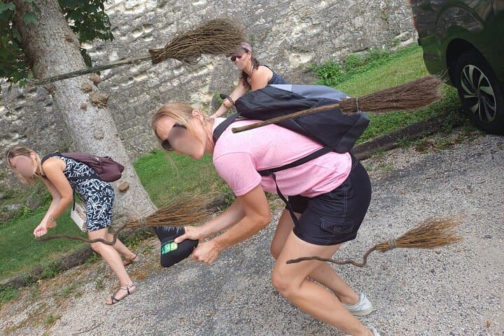 Loches Outdoor Escape Game: Magic Street Quest for Teams photo 5