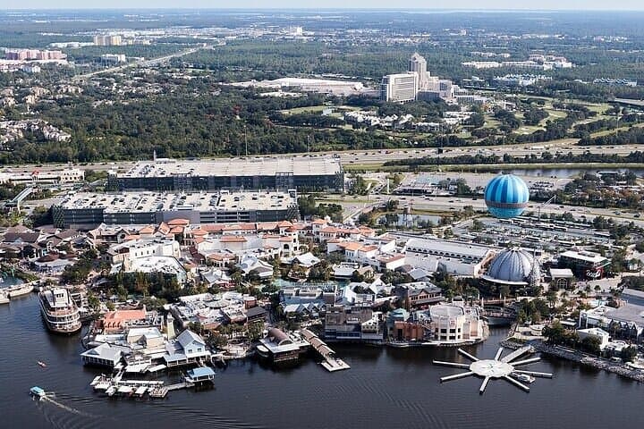 Private 31-Mile Helicopter Tour Over Orlando Theme Parks — Kissimmee Scenic Flight photo 3
