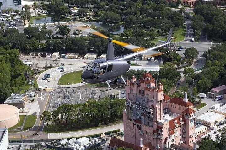 Private 31-Mile Helicopter Tour Over Orlando Theme Parks — Kissimmee Scenic Flight photo 2