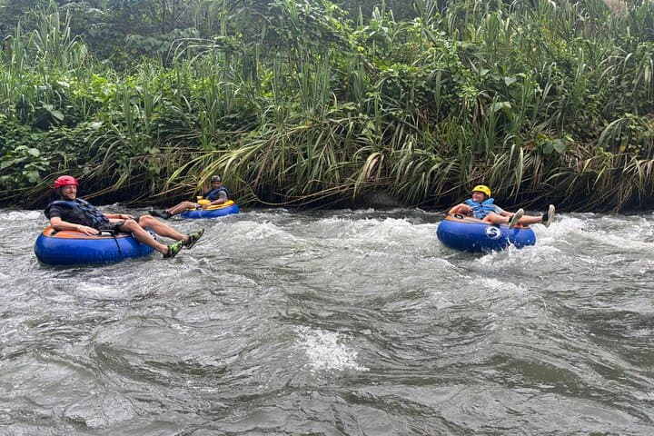 Arenal River Tubing from La Fortuna — Guided 1.5‑Hour Rapids & Rainforest Float photo 4