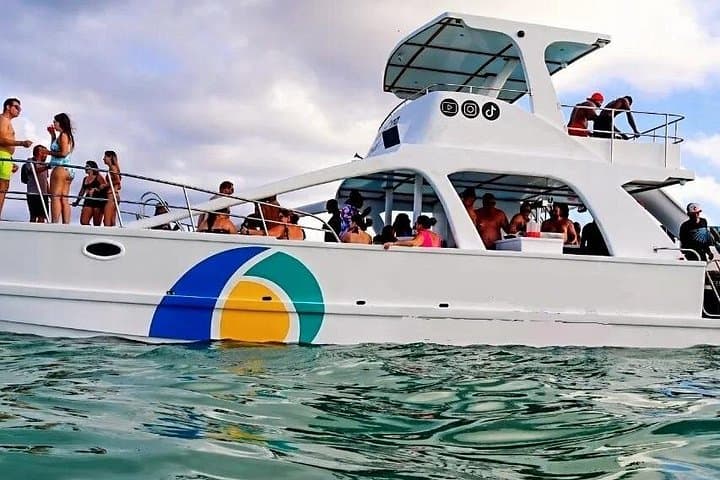 Punta Cana Bavaro Party Boat: Snorkel Reefs, Natural Pool & Open-Bar Cruise