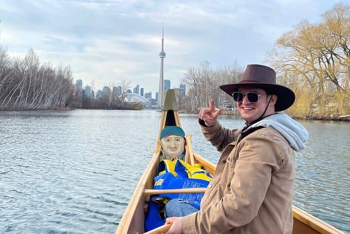 Fall Colours Canoe Tour on Toronto Islands: Paddle Lagoons & City Skyline photo 4