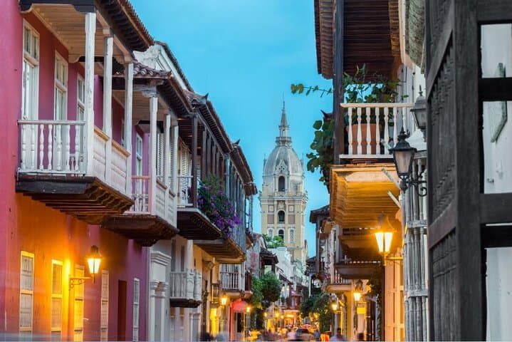 VIP Cartagena walking tour: San Felipe, Walled City & Getsemaní in one day