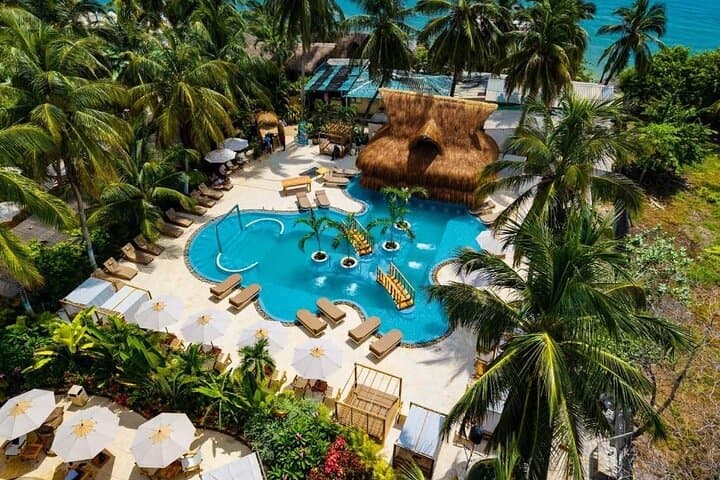 Private Beach Club in Front of Cartagena — Island Views, Mojitos and Beach Beds photo 1