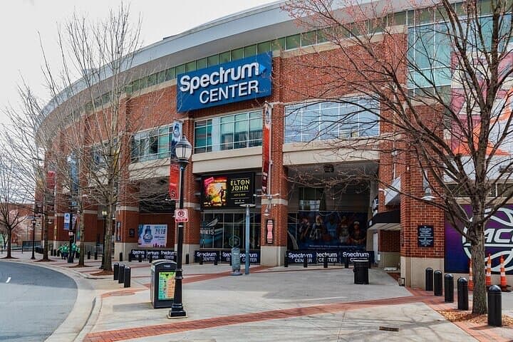 Live Charlotte Hornets Game at Spectrum Center: What to Expect, Tips & Local Must-Dos photo 4