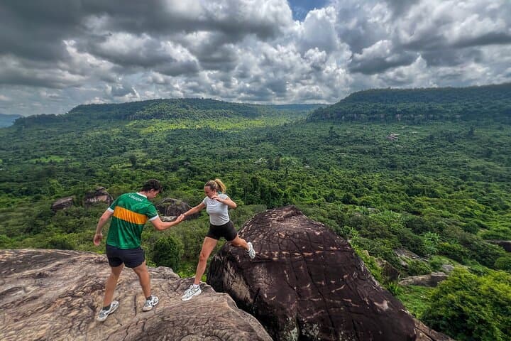 Phnom Kulen Day Tour: Waterfalls, 1000 Lingas & Kampong Phluk Sunset