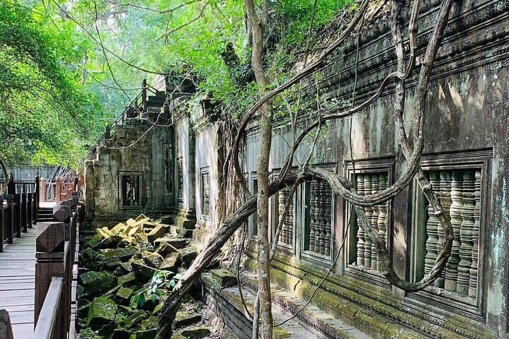 Siem Reap Private Car Tour: Preah Vihear & Beng Mealea Full-Day Temple Excursion