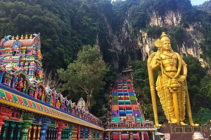 Kuala Lumpur Twin Peaks Private Tour: Batu Caves, KL Tower & Petronas Views photo 5